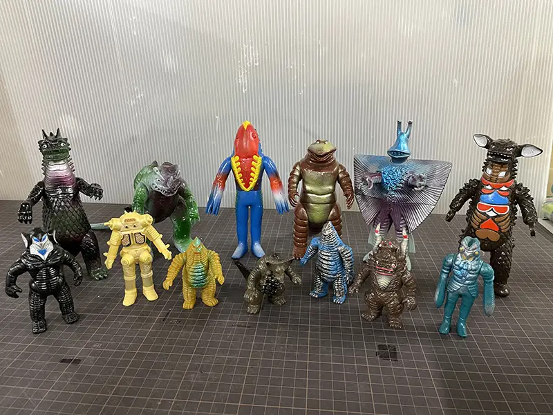 ソフビ　ウルトラ怪獣集合カット